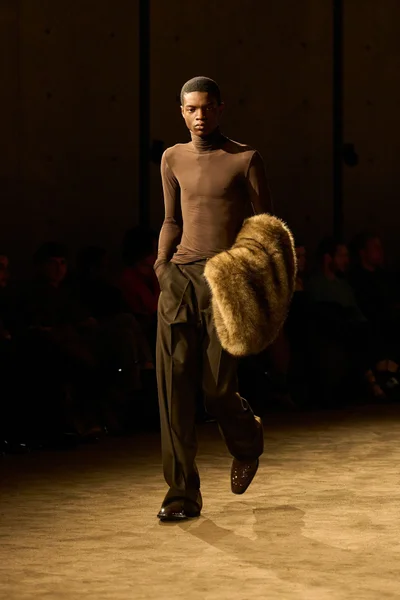 Look 12